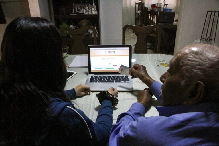 Página de registro para vacuna de abuelitos ya funciona correctamente.