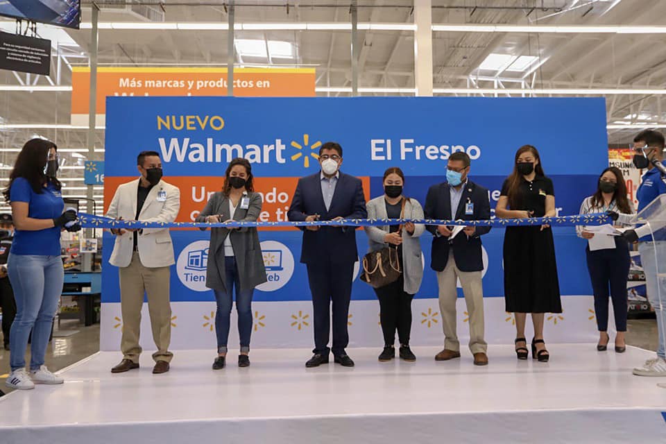 Inauguran tienda Walmart El Fresno en Fresnillo, Zacatecas.