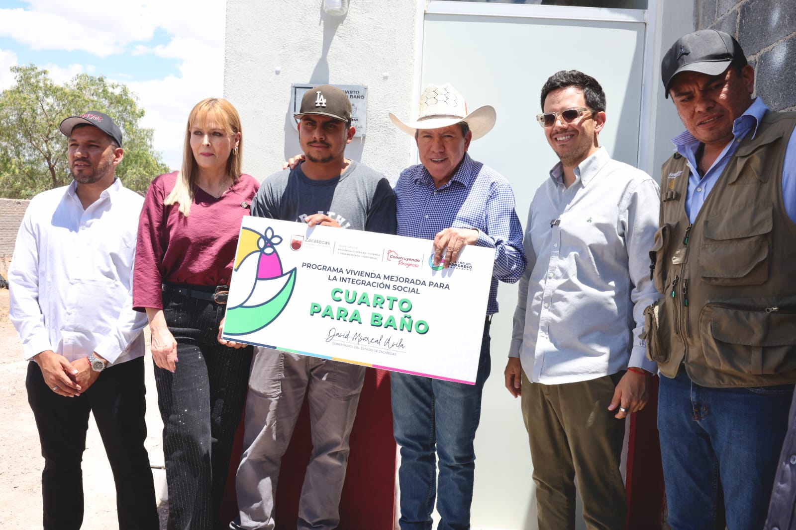 Beneficia Gobernador David Monreal a familias de la capital con el ...